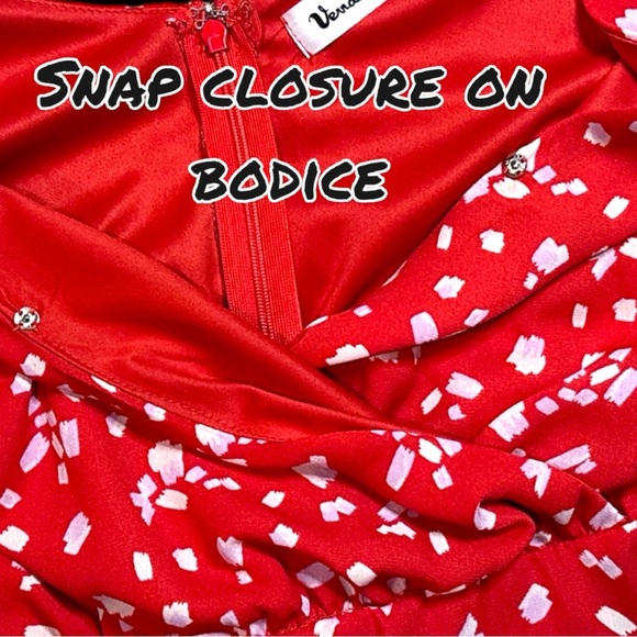 EUC Vernacular Red and White Abstract Dot Cross Front Mini Dress. Size Small💃 - Picture 8 of 13